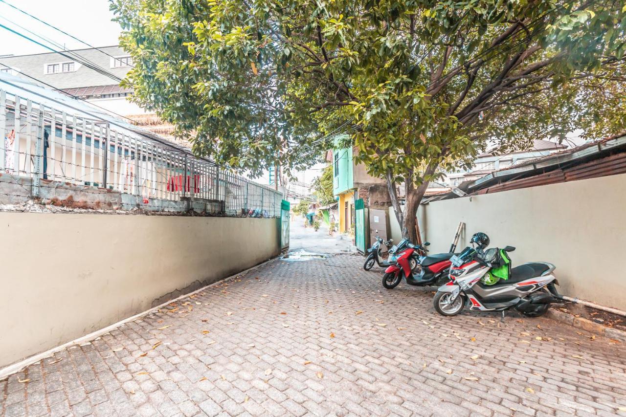 Oyo 1990 Kost Kuningan Executive Boading House Setiabudi Cakarta Dış mekan fotoğraf